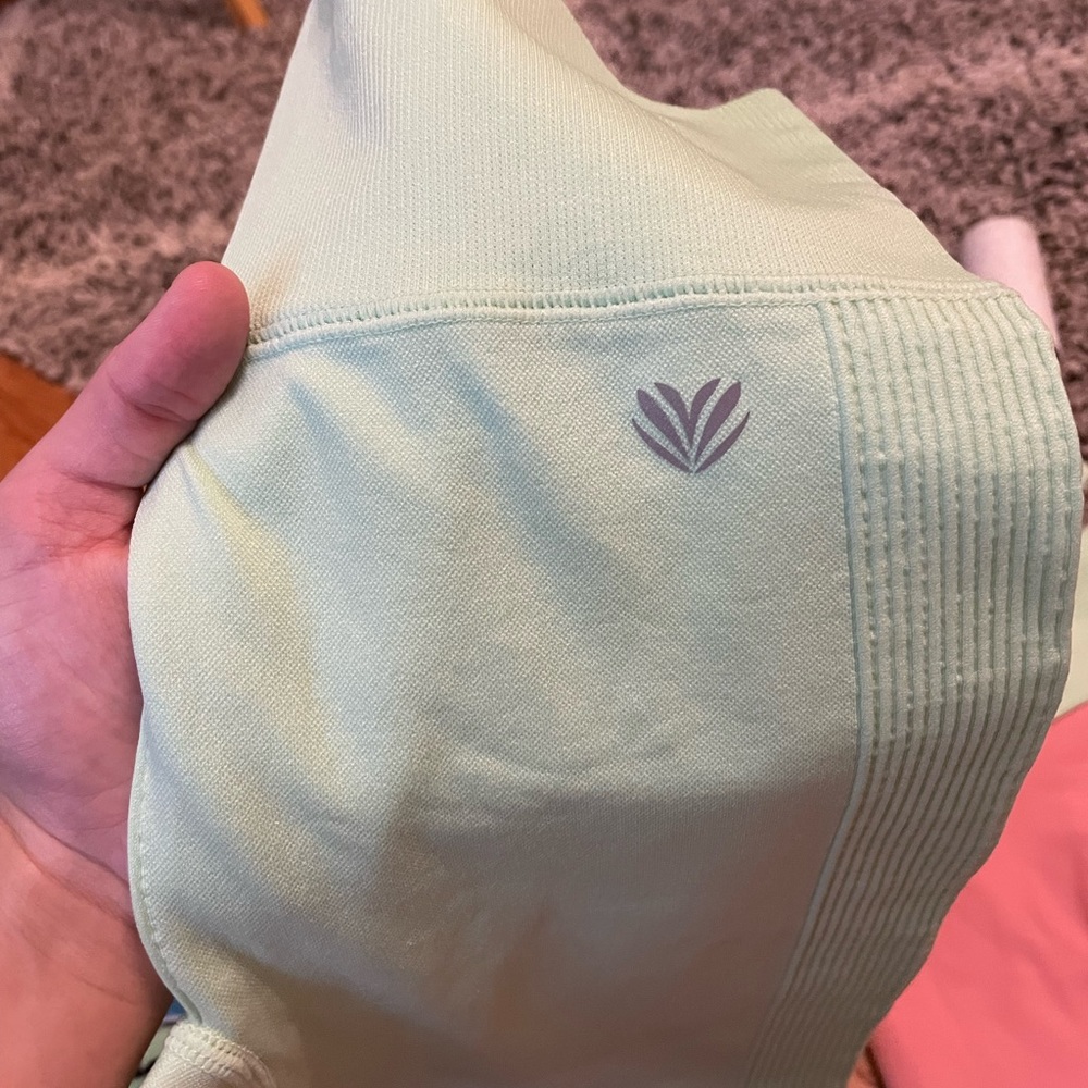 3 Legging Bundle- Fabletics, Forever 21, And Old … - image 8